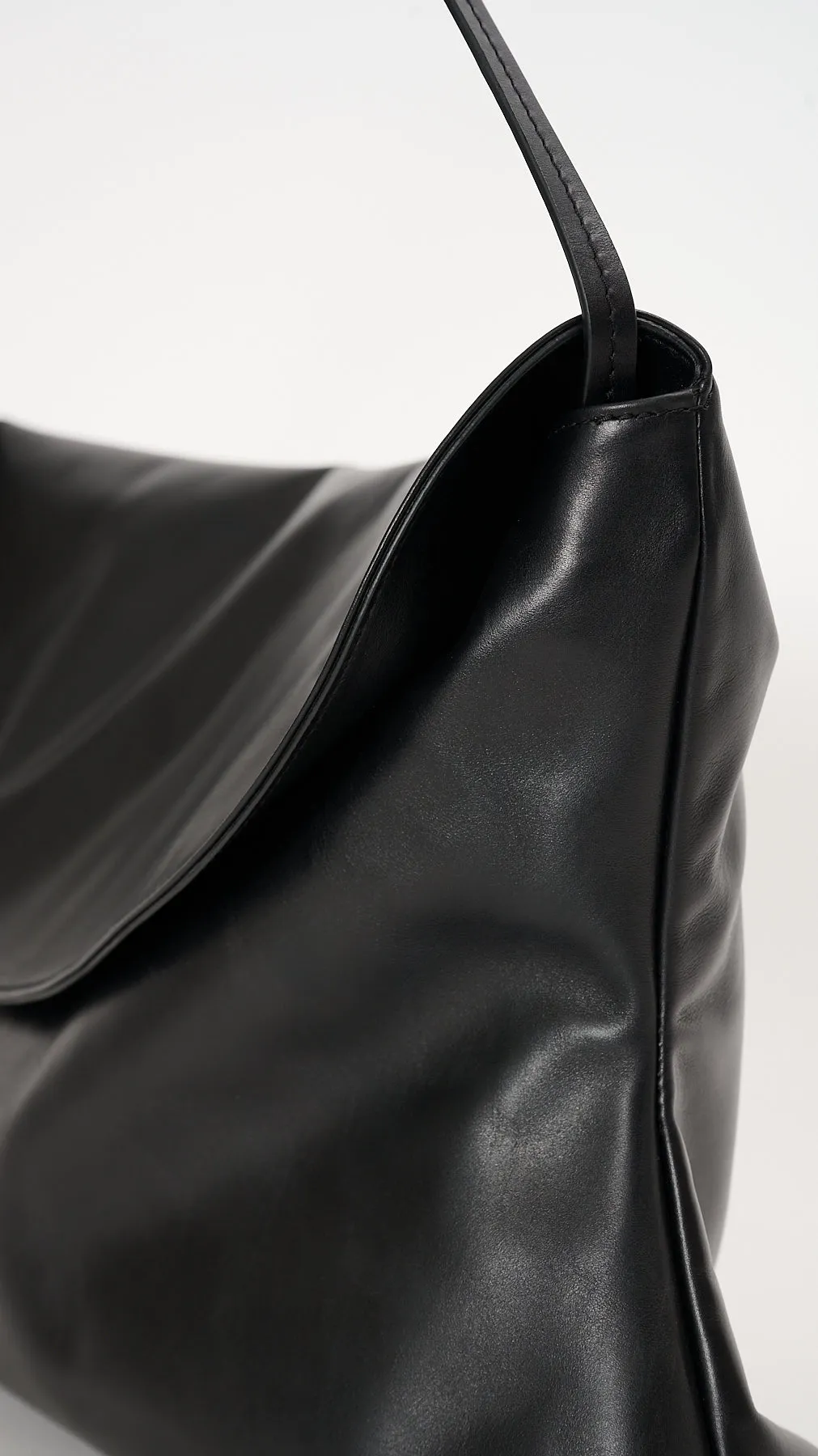 Drome Clutch in Black