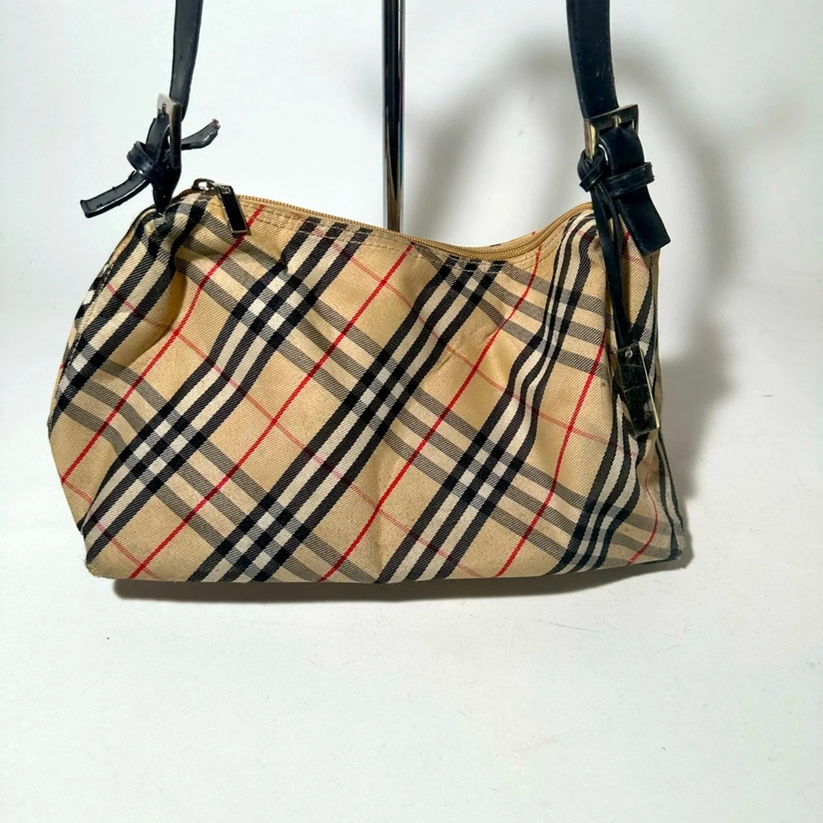 Elegant Beige Shoulder Bag with Gold Accents