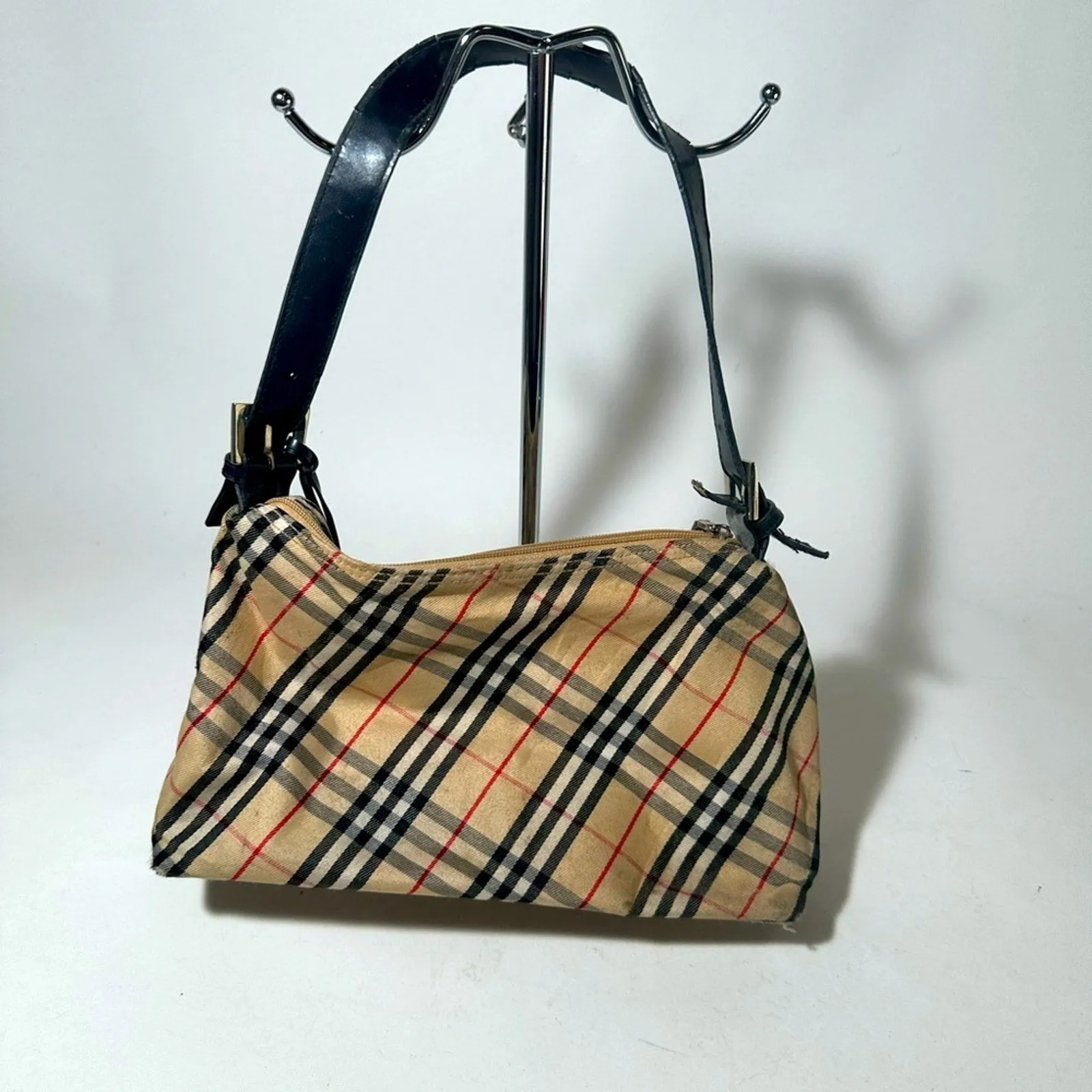 Elegant Beige Shoulder Bag with Gold Accents
