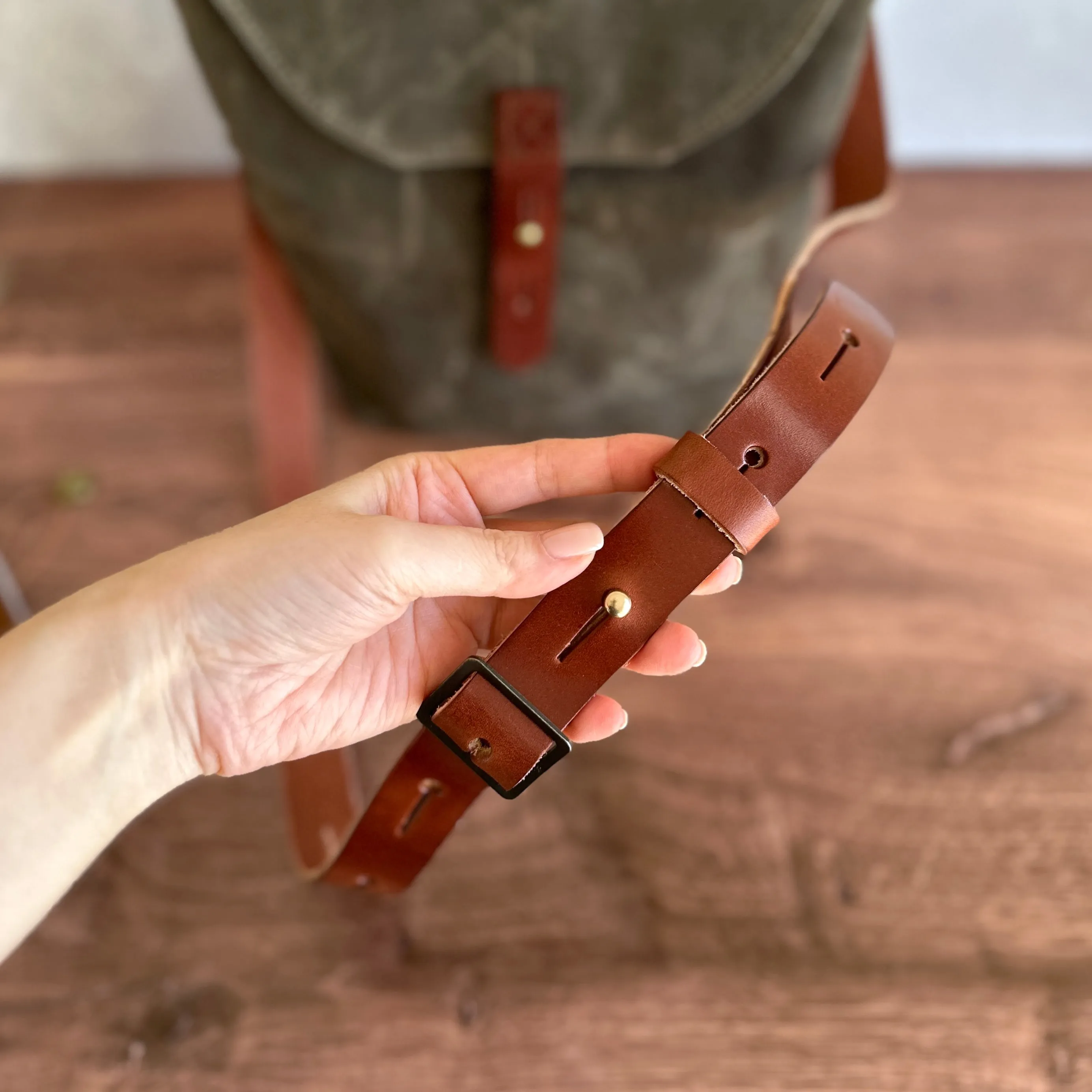 [Peg and Awl ] The Hunter Satchel